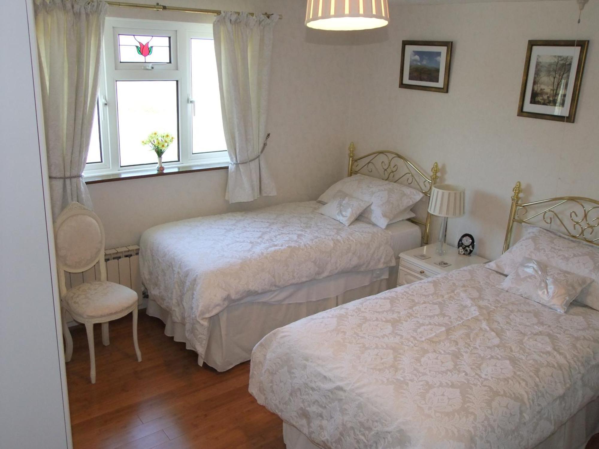 Erw-Lon Farm Bed & Breakfast Pontfaen Oda fotoğraf